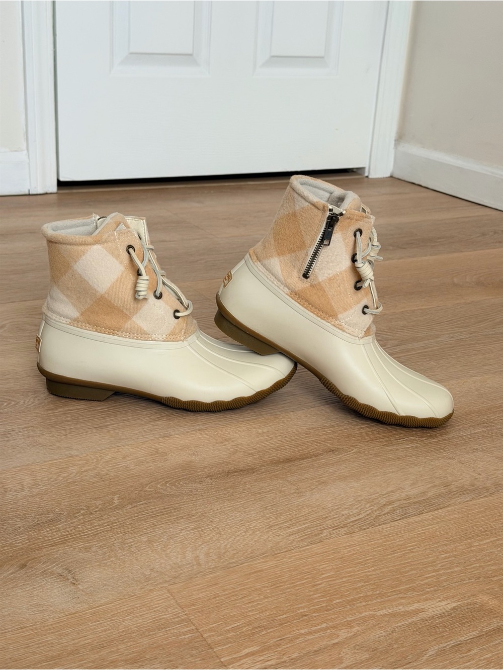 NWOT NEW Sperry Saltwater Buffalo Check Wool Duck Boots Ivory Women’s 9.5